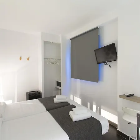 Falcon House Luxury Center