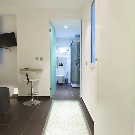 Falcon House Luxury Center