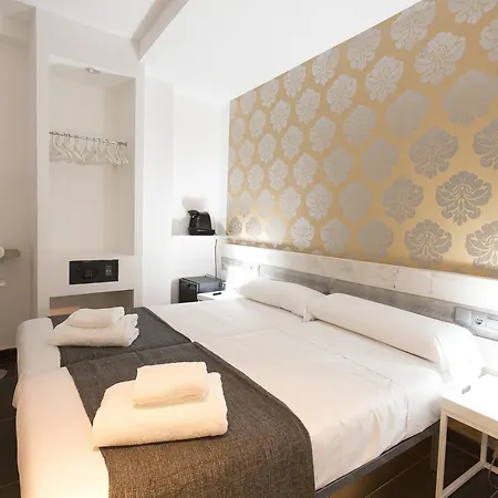 Falcon House Luxury Center * Valencia